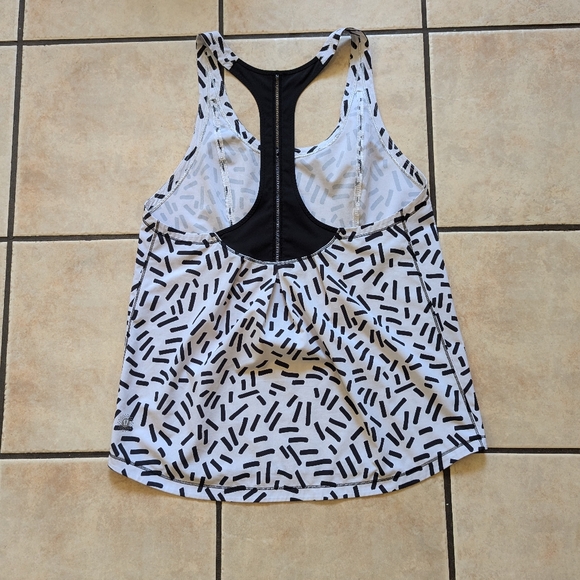 Lululemon Lightened Up Singlet Seawheeze 2015 - Picture 2 of 4